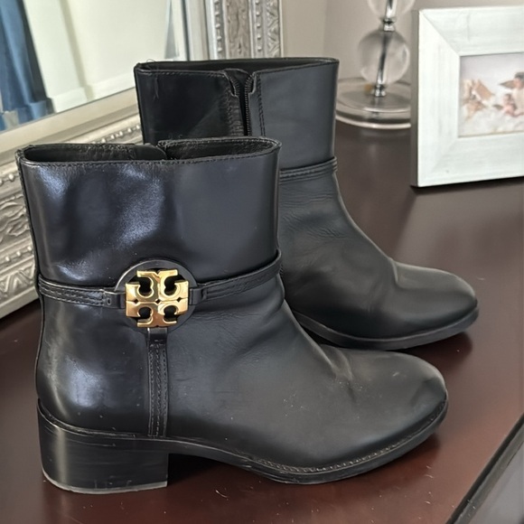 Tory Burch Miller black leather boots gold tone logo zipper booties Sz 10 1/2 - Picture 7 of 13
